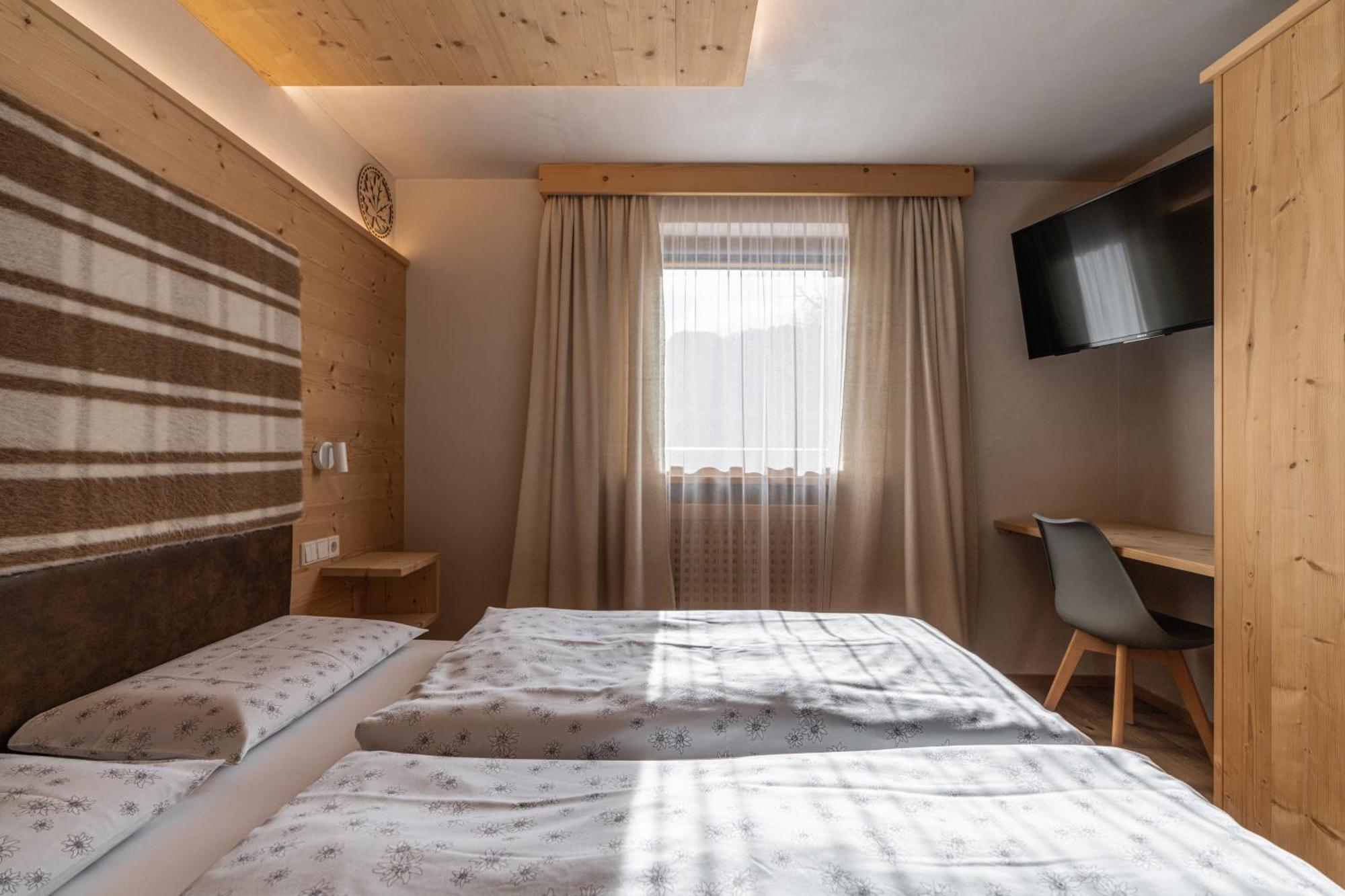 Ciasa Iachin - Dolomites Dream Retreat Apartment San Martino in Badia Luaran gambar