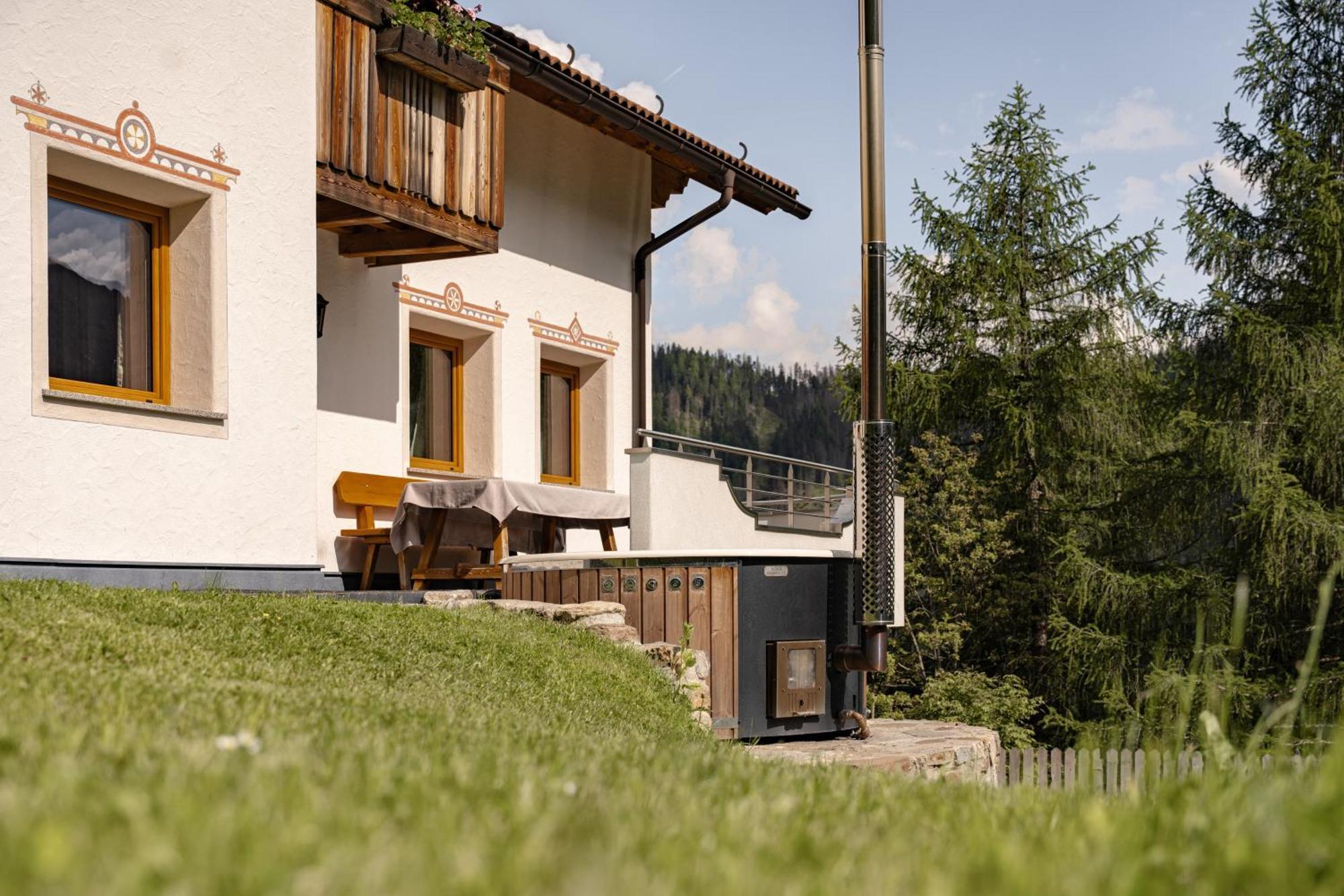 Ciasa Iachin - Dolomites Dream Retreat Apartment San Martino in Badia Luaran gambar