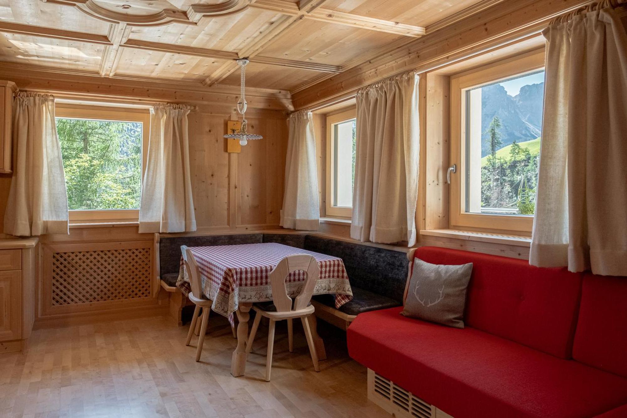 Ciasa Iachin - Dolomites Dream Retreat Apartment San Martino in Badia Luaran gambar